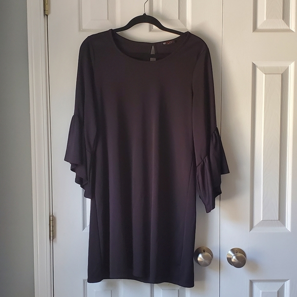 VisionBell Sleeve Shift Dress - Black - Medium - Picture 1 of 8
